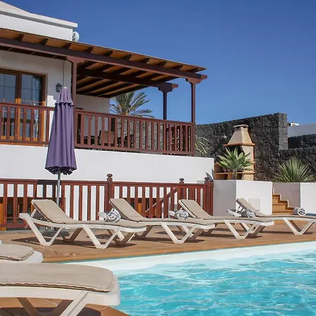 Vistalobos 6 *