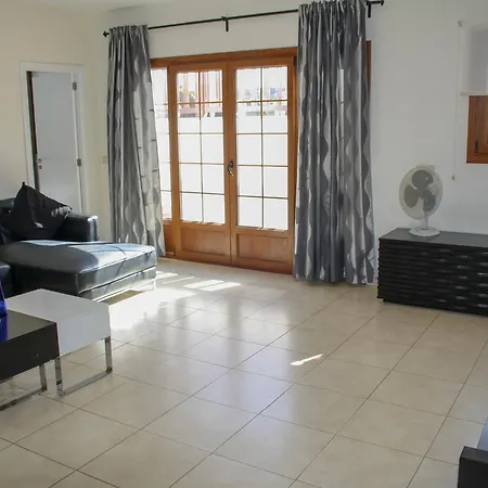 Vistalobos 6 *
